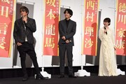 左からGACKT、赤楚衛二、浜辺美波。