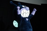 ポーズを決めるばいきんまん。