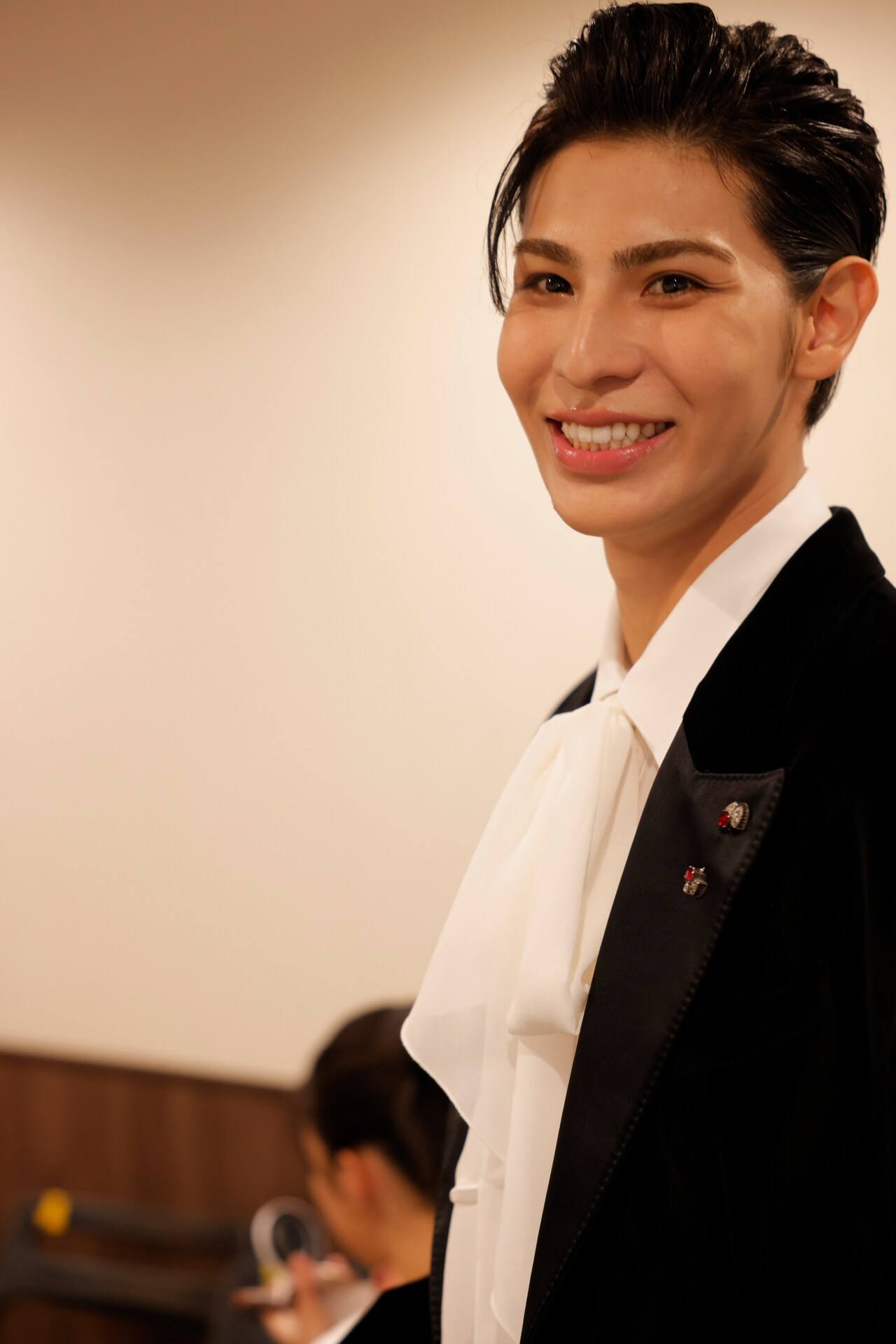 赤羽骨子FES.の舞台裏は笑顔いっぱい、ラウールが「ちょっと男子！」