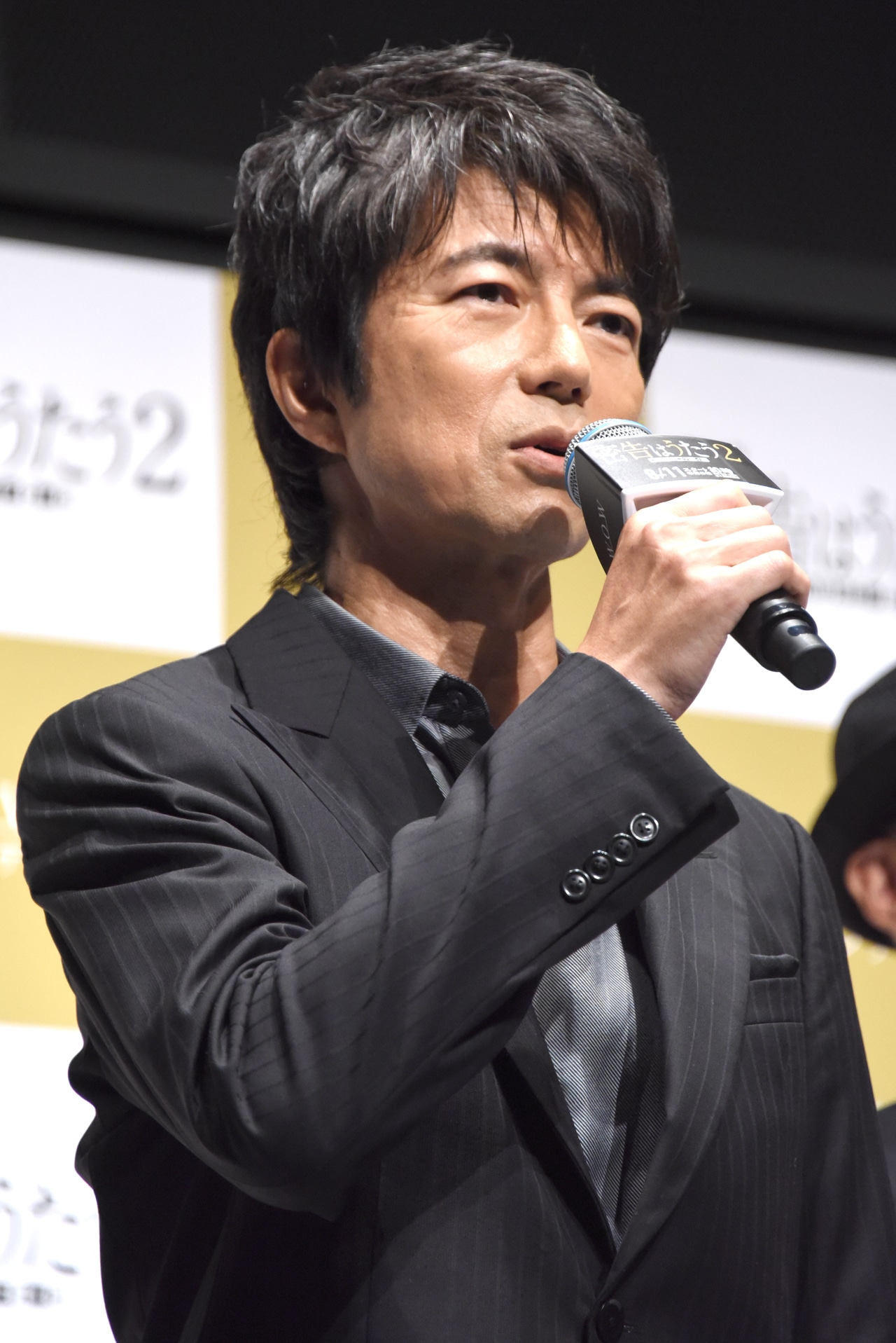 「能馬慶一郎という役名は画数が多くて大変。仲村トオルのほうが書きやすいなあと思っていました」と、淡々とボケる仲村トオル。