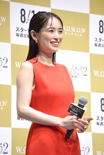 仲村トオルのボケに笑う泉里香。