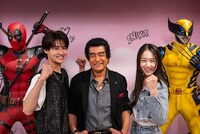 左から藤岡真威人、藤岡弘、、天翔愛。