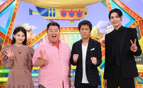 「ウラマヨ！」より、左から出口夏希、ブラックマヨネーズの小杉竜一と吉田敬、ラウール。