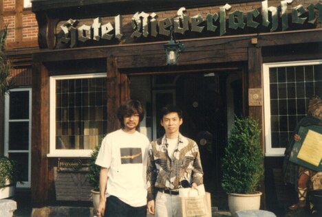 1997年、「箱男」の撮影地であるドイツ・ハンブルグにて撮られた写真。(写真提供:石井岳龍)