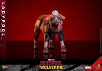 「【ムービー・マスターピース】『デッドプール＆ウルヴァリン』1/6スケールフィギュア レディ・デッドプール」に付属するドッグプール。