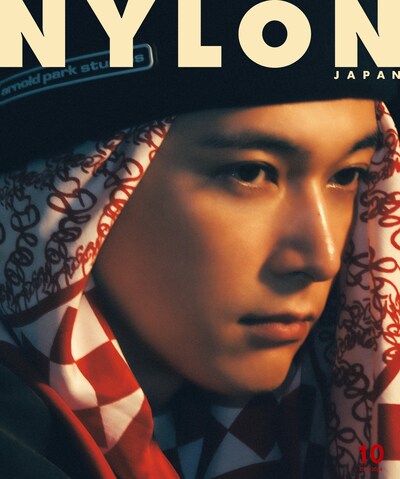 NYLON JAPAN10月号のカバービジュアル。