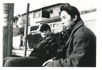 「正門前行」場面写真