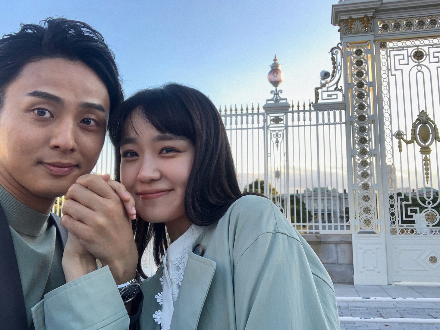 「傲慢と善良」新場面写真