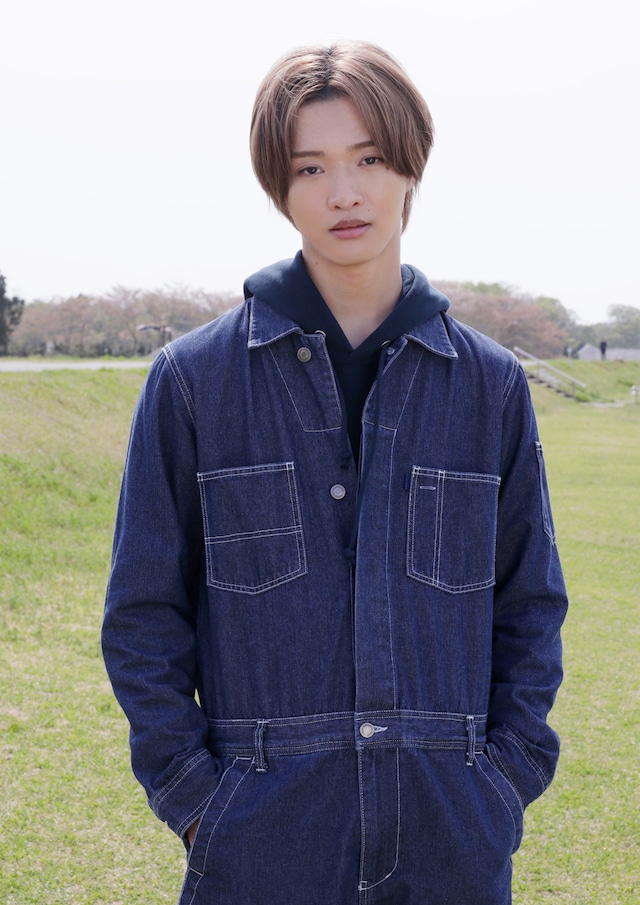 「春の香り」より、巧役のIMP.佐藤新。