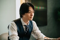 「完璧ワイフによる完璧な復讐計画」より、犬飼貴丈演じる雨宮柊斗。