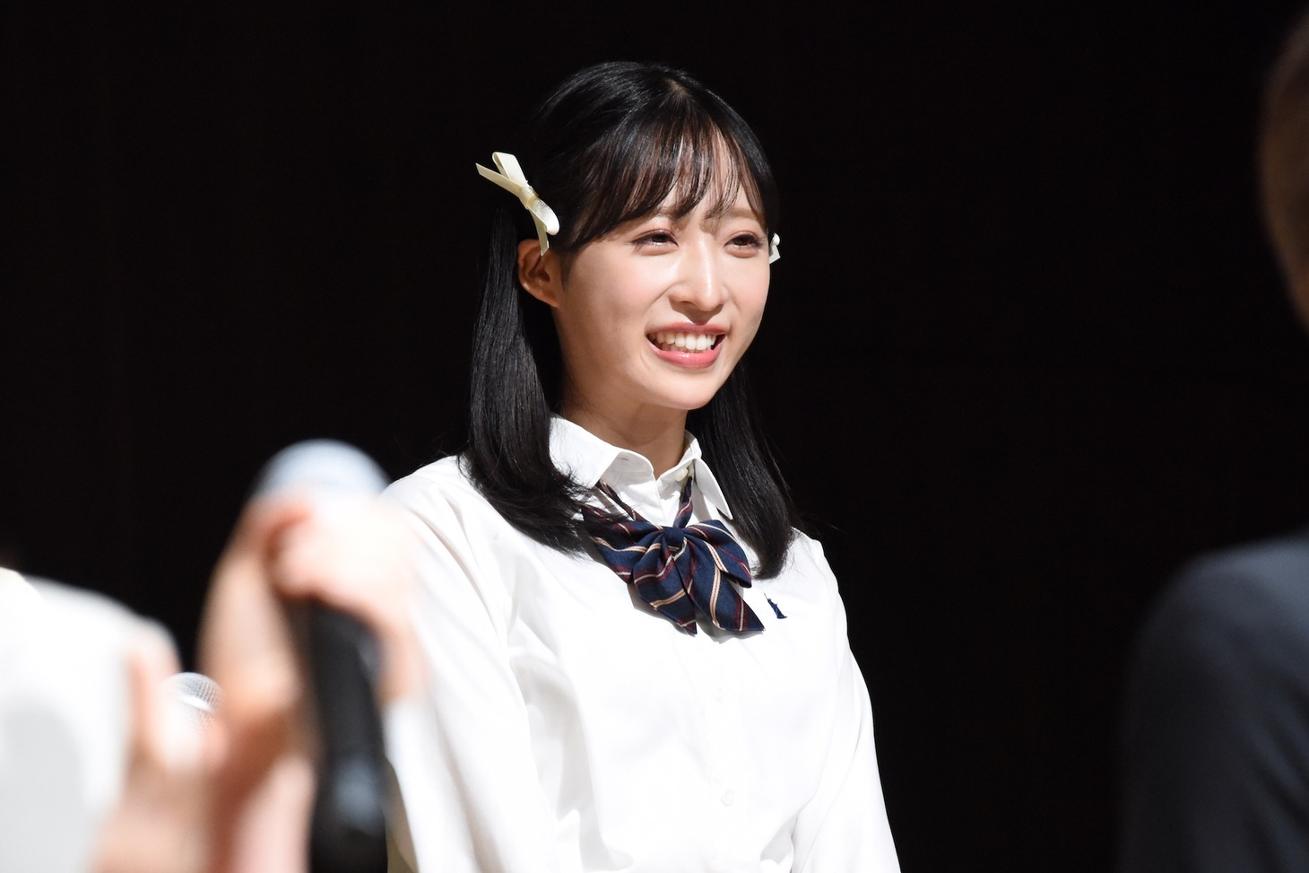 小栗有以