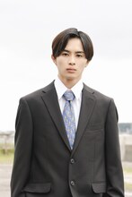 草川拓弥演じる夏目敬。