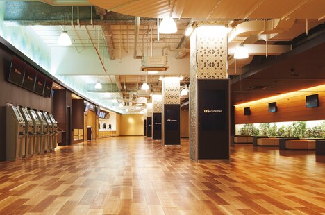 0Sシネマズ神戸ハーバーランドのロビー。