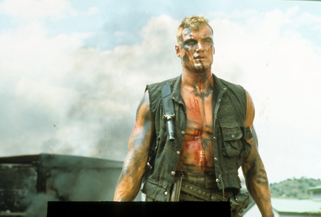 ドルフ・ラングレン主演のアクション映画「レッド・スコルピオン」2週間限定で無料公開