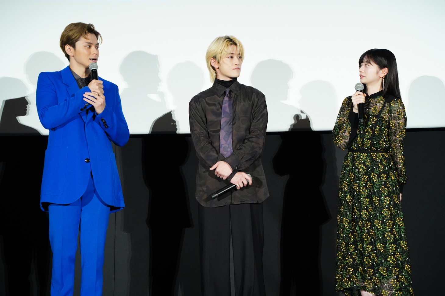 左から眞栄田郷敦、高橋文哉、桜田ひより。
