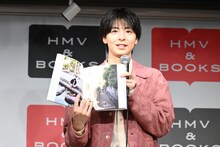 お気に入りカットを披露する高杉真宙。