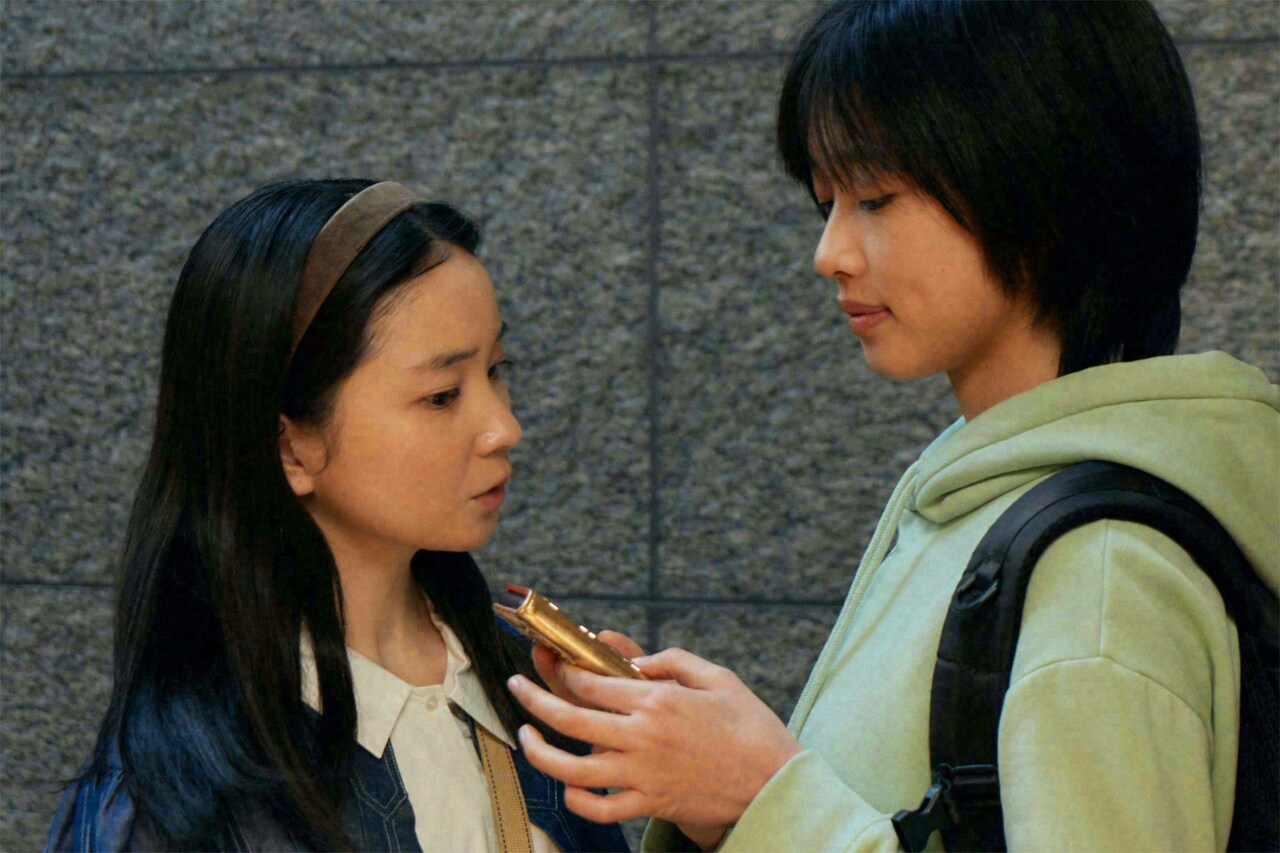 「家族だから愛したんじゃなくて、愛したのが家族だった」より、左から福地桃子演じるマルチこと天ヶ瀬環、河合優実扮する岸本七実。(c)NHK