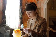 「マル秘の密子さん」より、福原遥演じる本宮密子。(c)日本テレビ