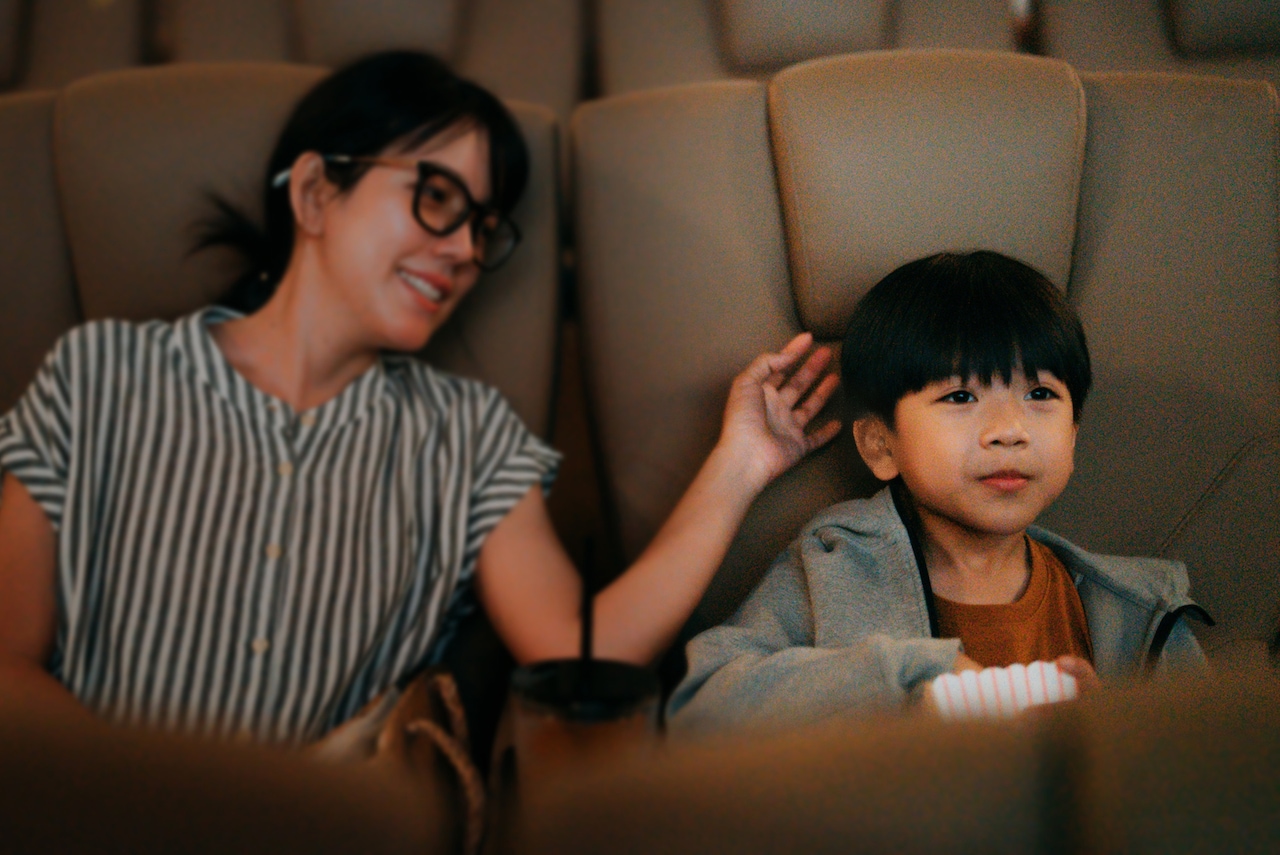 「親子に映画鑑賞の機会を届けたい！」NPO法人チャリティーサンタがクラファン実施中