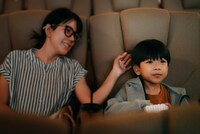 認定NPO法人チャリティーサンタによるプロジェクト「シェアシネマ」イメージビジュアル