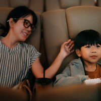 「親子に映画鑑賞の機会を届けたい!」NPO法人チャリティーサンタがクラファン実施中