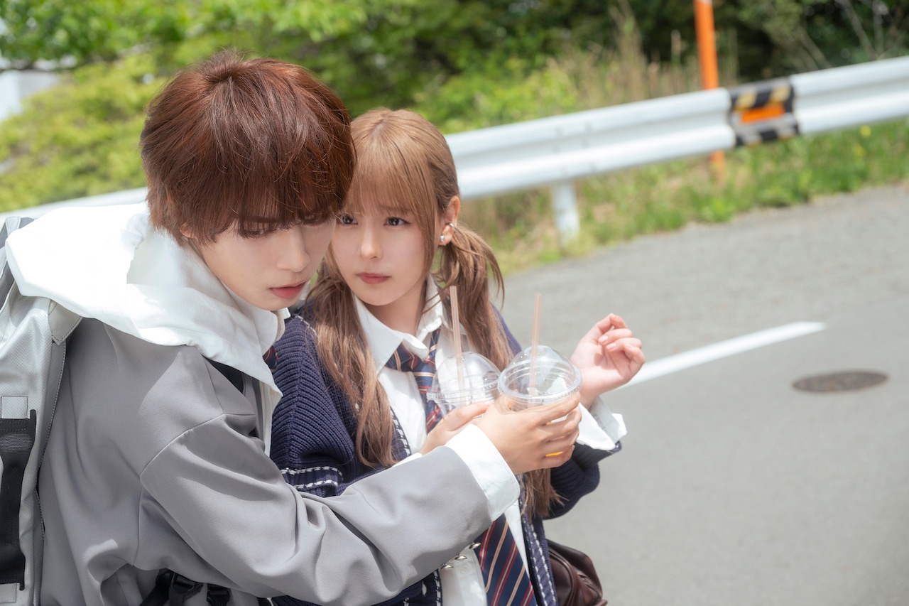 大西流星が齊藤なぎさを抱き寄せる、「恋僕」胸キュンシーン切り取った新写真4枚