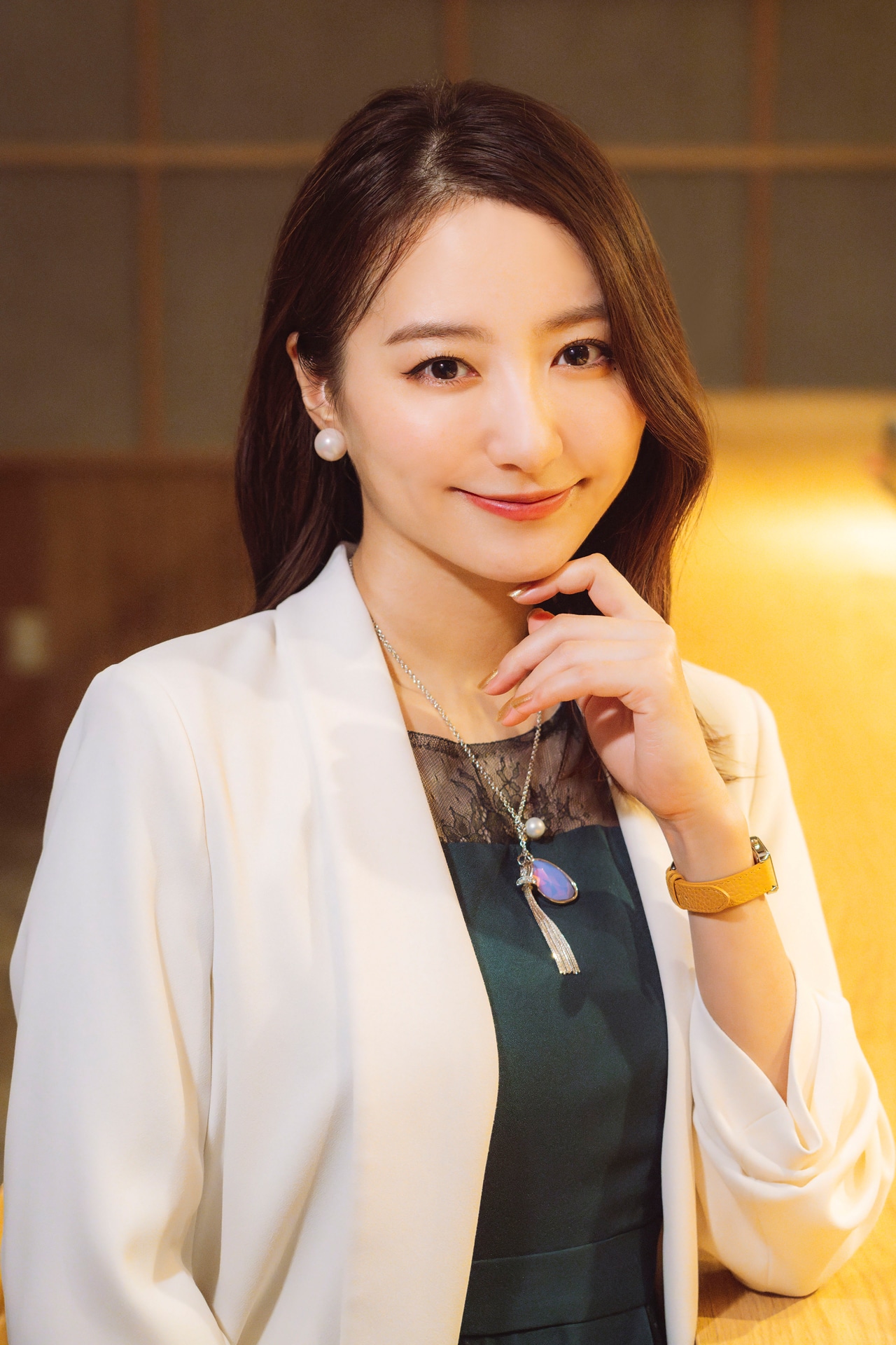 藤原綾乃役の高田里穂。