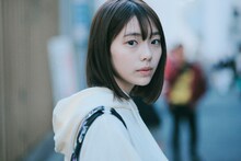 ABEMAオリジナルドラマ「透明なわたしたち」より、菊地姫奈演じるサクラ。