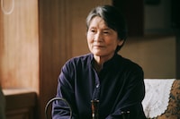 ABEMAオリジナルドラマ「透明なわたしたち」より、根岸季衣演じる齋藤美由紀。