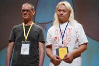 左からステファン・オビエ、サム・クワ。