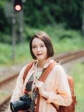 ドラマ「鉄オタ道子、2万キロ～秩父編～」より、玉城ティナ演じる大兼久道子。