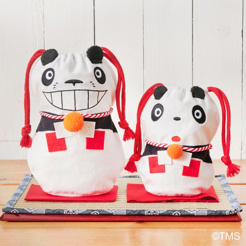 「かがみもち巾着」左からパパンダ（税込1980円）、パンちゃん（税込1760円）。