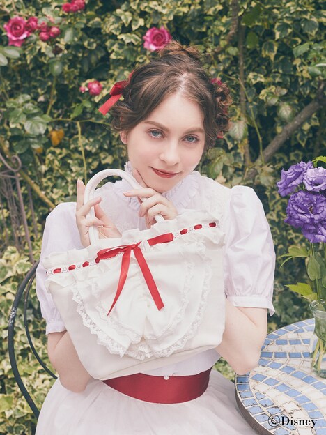 Disney Collection「Mary Poppins」より、トートバッグ（税込8800円）。