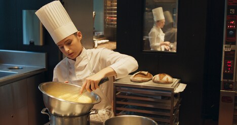 「至福のレストラン／三つ星トロワグロ」場面写真