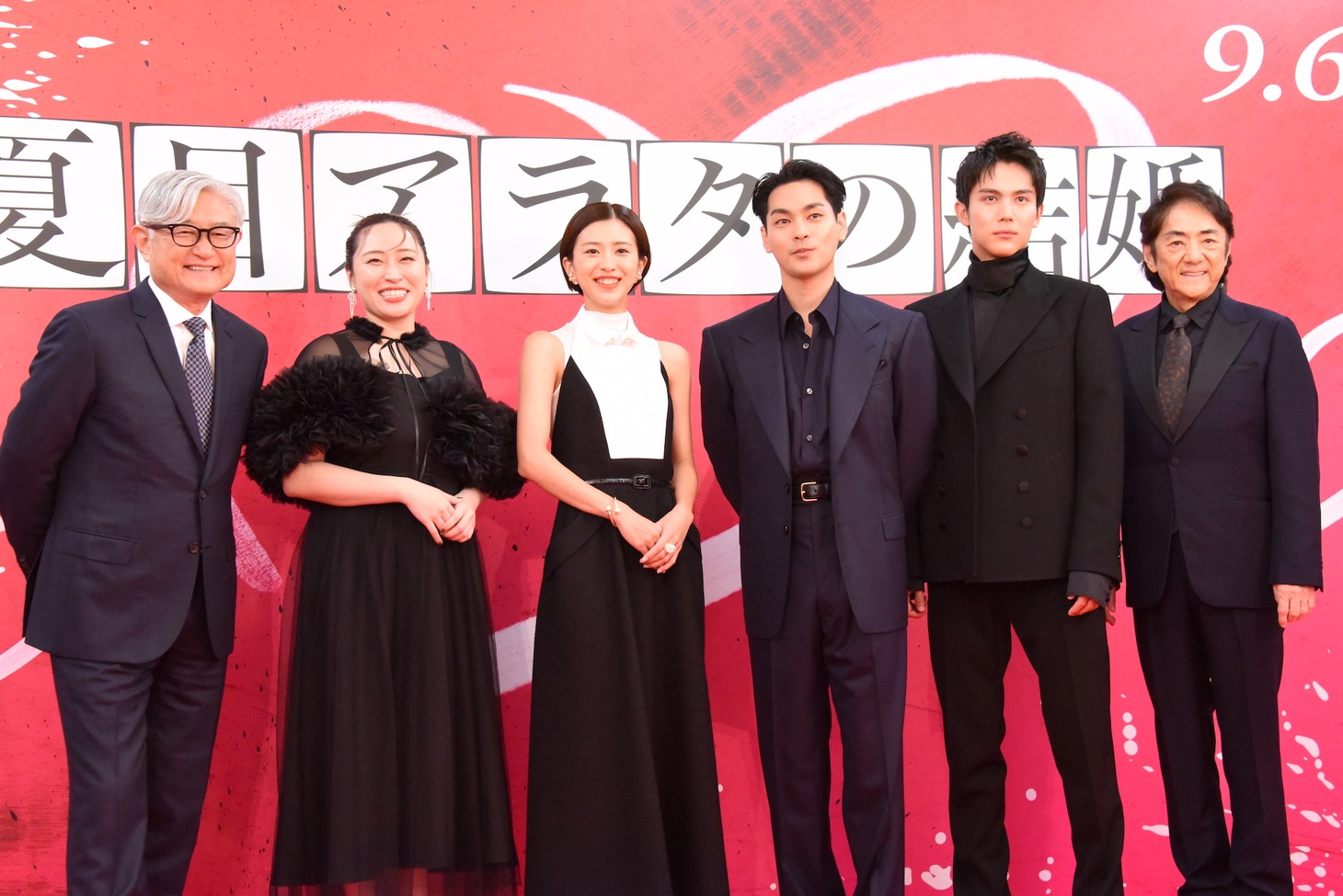 映画「夏目アラタの結婚」レッドカーペットイベントの様子。