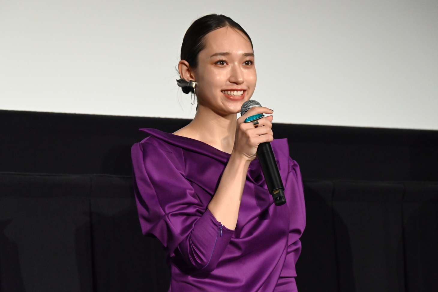 白本彩奈