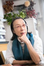 「Viva Niki タロット・ガーデンへの道」の監督・撮影・脚本を担った松本路子。