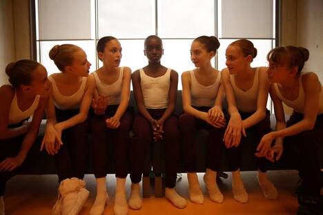 「ネネ -エトワールに憧れて-」場面写真