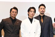 「静かなるドン2」舞台挨拶の様子。左から本宮泰風、伊藤健太郎、深水元基。