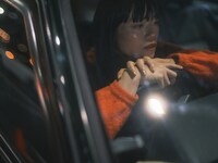 「Colors Under the Streetlights」場面写真