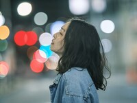 「Colors Under the Streetlights」場面写真