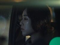 「Colors Under the Streetlights」場面写真