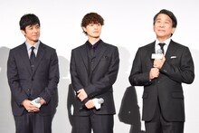 左から西島秀俊、瀬戸康史、小林隆。