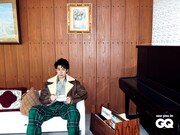 GQ JAPAN 2024年10月号より、ロエベの2024秋冬メンズコレクションを着用した大泉洋。