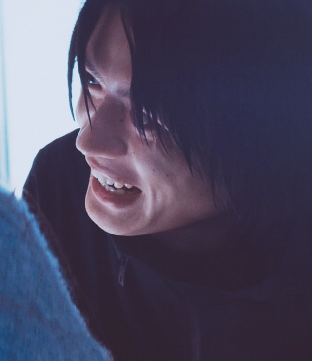 実写版「【推しの子】」より、杢代和人演じるリョースケ。