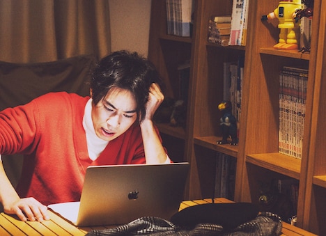 実写版「【推しの子】」より、戸塚純貴演じるGOA。