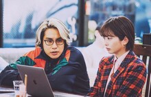 実写版「【推しの子】」より、中村蒼演じる雷田澄彰（左）。