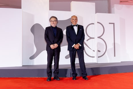 左から黒沢清、映画祭ディレクターのアルベルト・バルベーラ。(c)Kazuko Wakayama