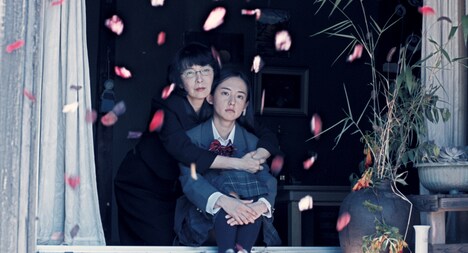 「孤独な楽園」場面写真