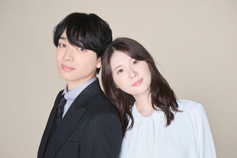 左から宮世琉弥、小野花梨。